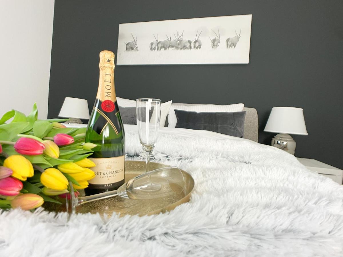 M-style 01 Mit Terrasse Und Gasgrill, 24h Self-check-in, Free Parking, Netflix Apartment